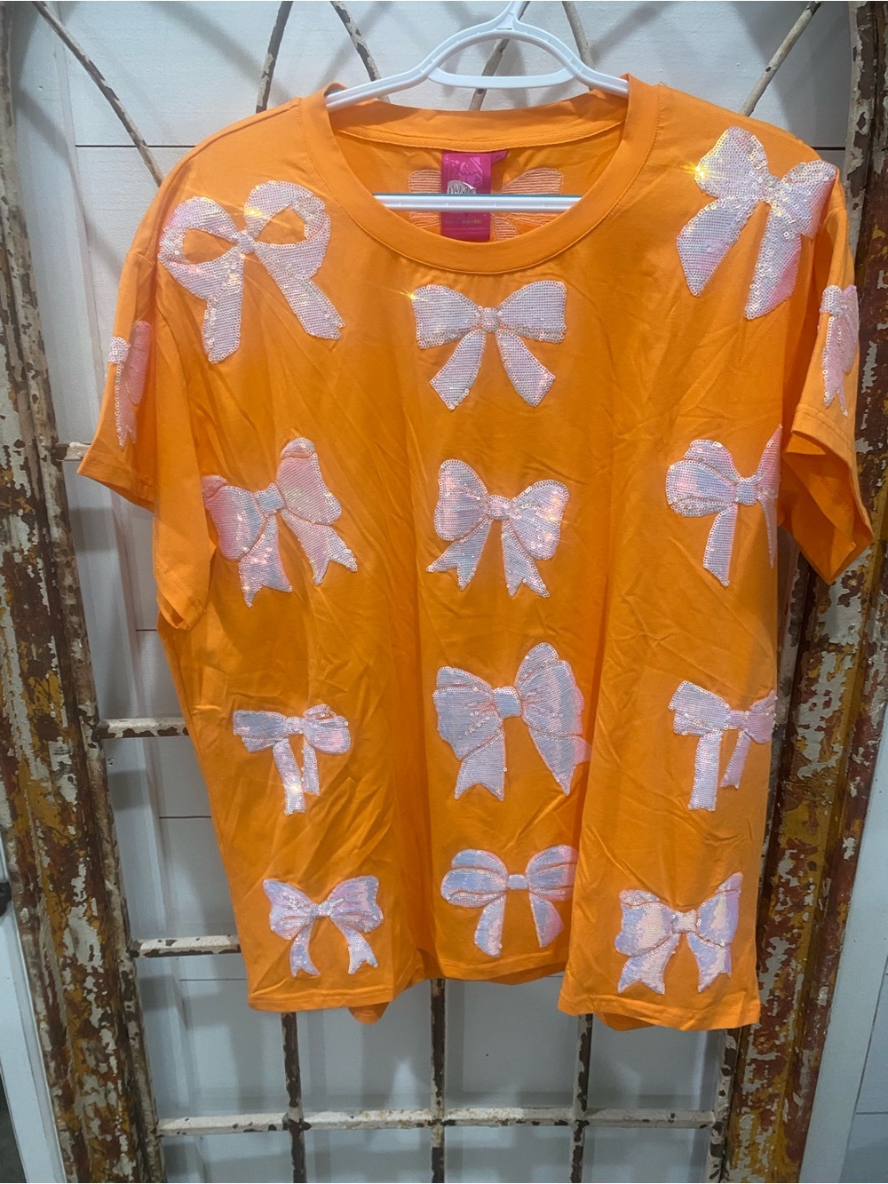 QUEEN OF SPARKLES Orange Tee with Iridescent Sequin Bows XL